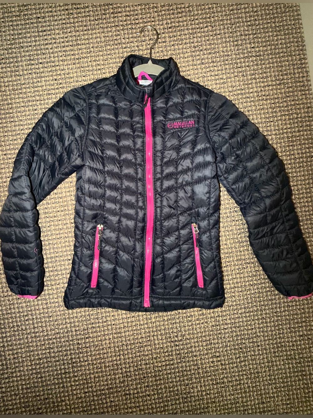 Magellan Outdoors Black Puffer Jacket with Hot Pink Lining